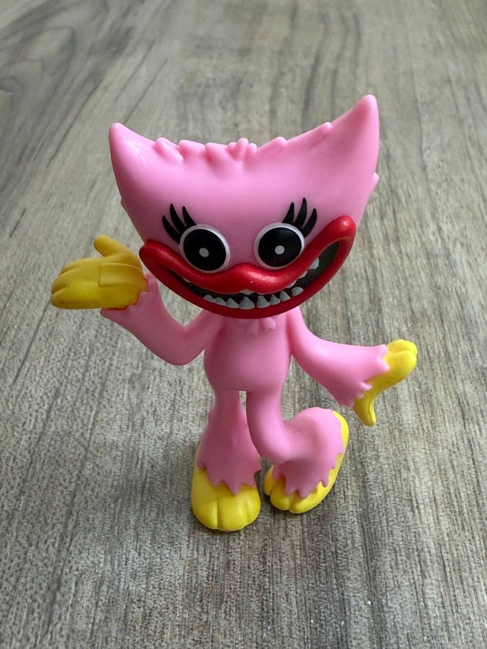 Poppy Playtime Kissy Missy Loose PVC Minifigure Series 1 Phat Mojo